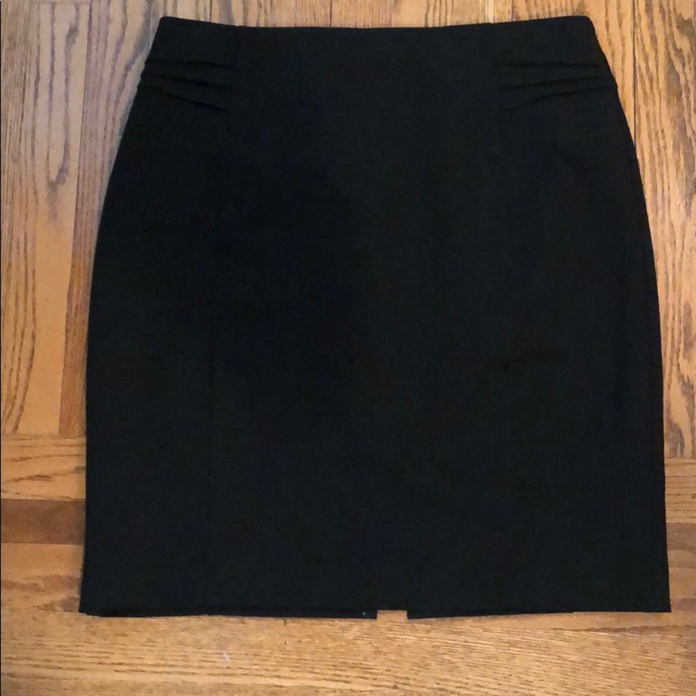 Express skirt with back slit